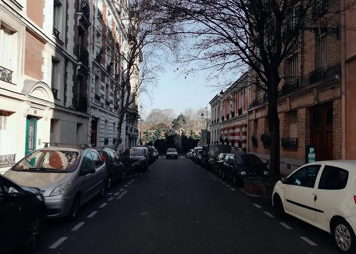 Studio Situe Dans Un Quartier Calme Et Residentiel A Montrouge A Seulement 2 Minutes Du Metro