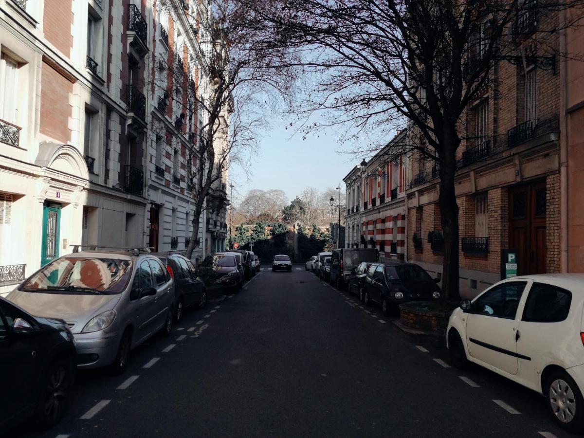 Situe Dans Un Quartier Calme Et Residentiel A A Seulement 2 Minutes Du Metro Apartment *