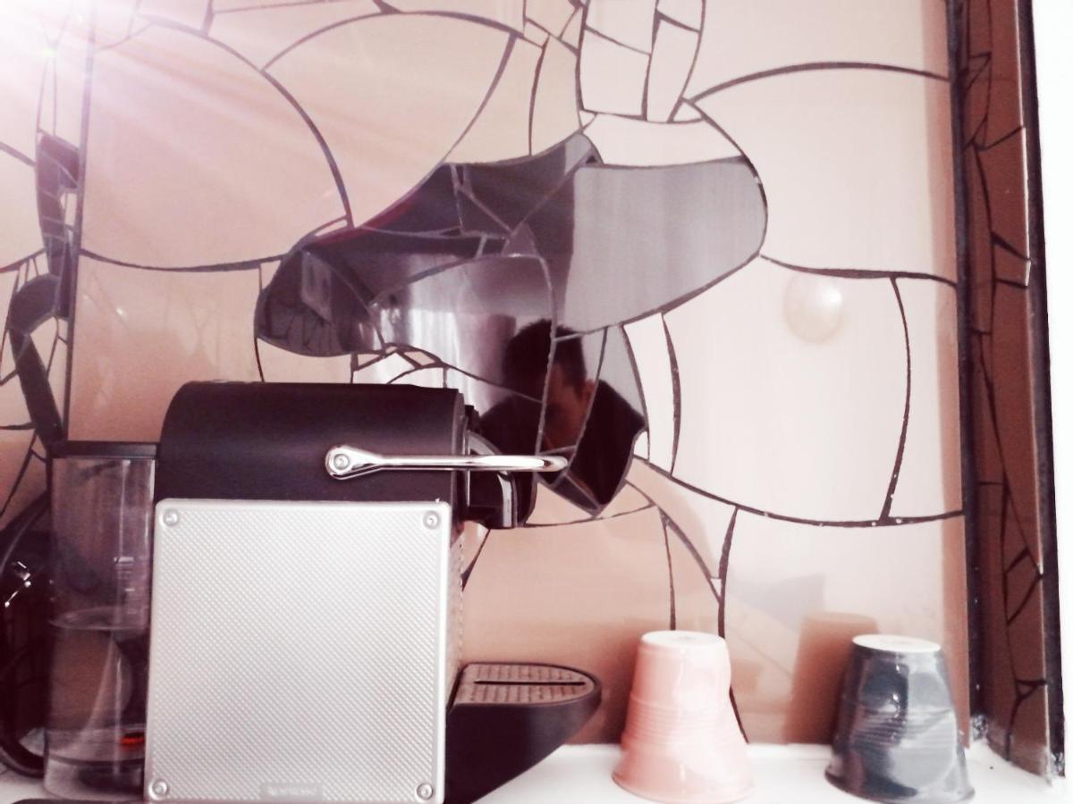 Appartement Situe Dans Un Quartier Calme Et Residentiel A A Seulement 2 Minutes Du Metro