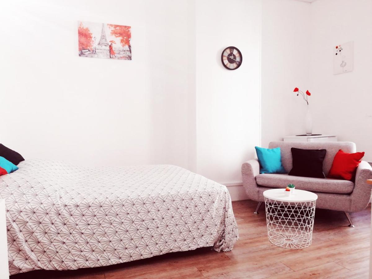 Apartment Situe Dans Un Quartier Calme Et Residentiel A A Seulement 2 Minutes Du Metro *