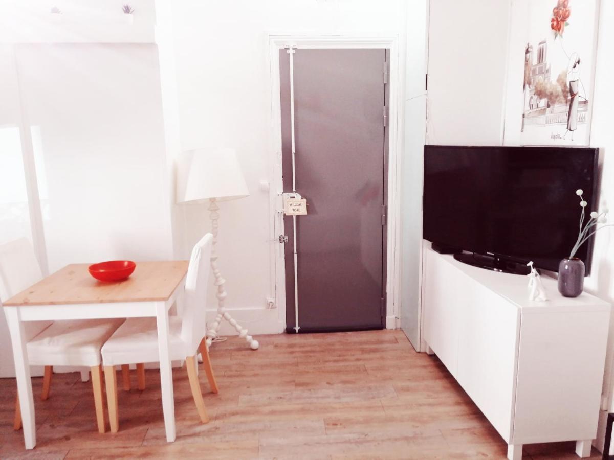 Situe Dans Un Quartier Calme Et Residentiel A A Seulement 2 Minutes Du Metro Apartment *